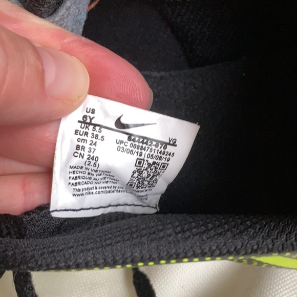 Nike Youth Soccer cleats size 6 - Picture 5 of 5